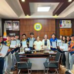 Atleta sa Valencia Taekwondo Center, nibisita sa Valencia City Government Unit